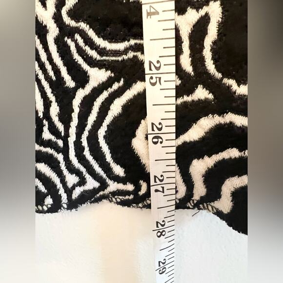 Zara longline jacquard top black and white abstract lines large fall - Picture 8 of 9